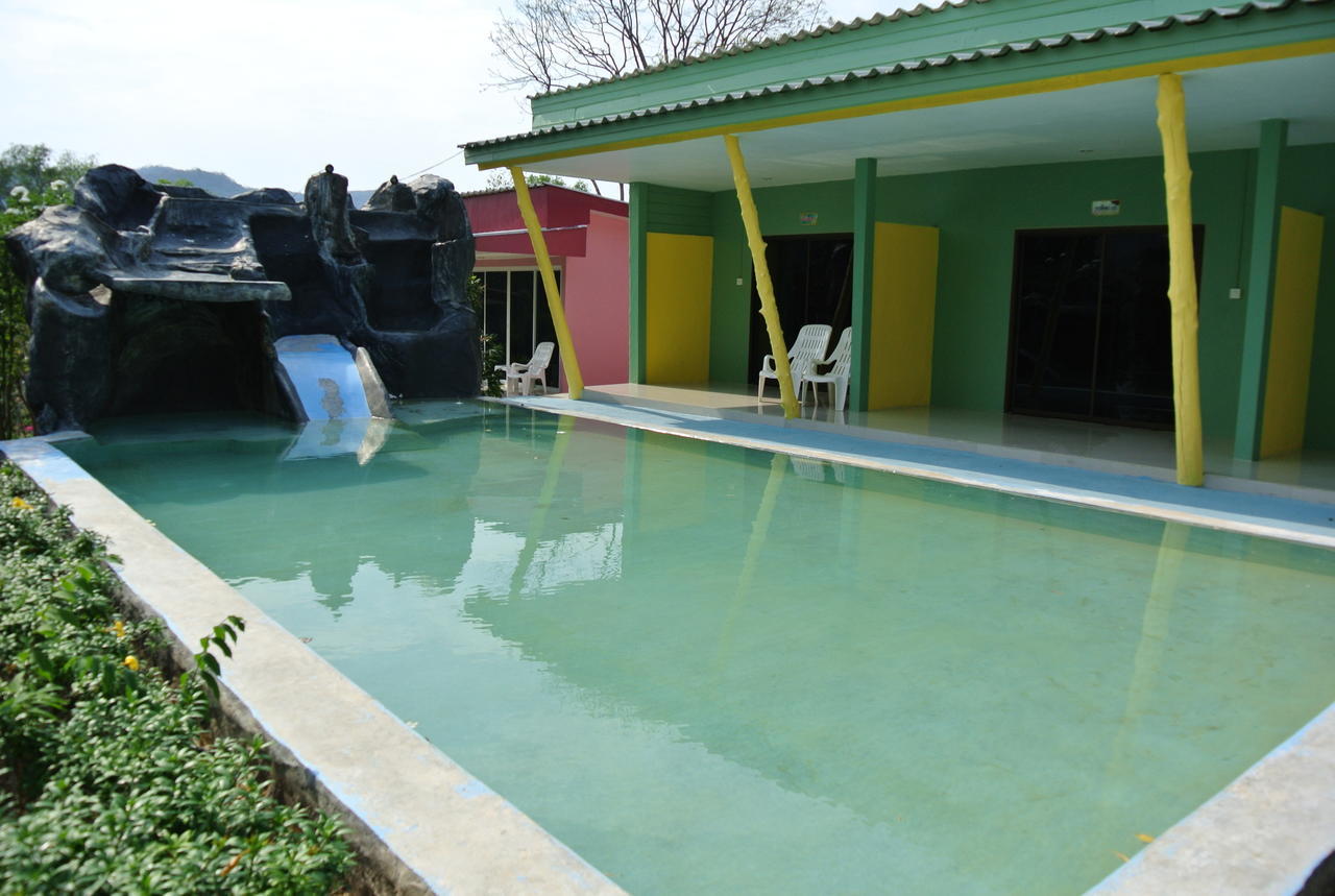 Baanraisooksangchan Kaeng Krachan Exterior photo