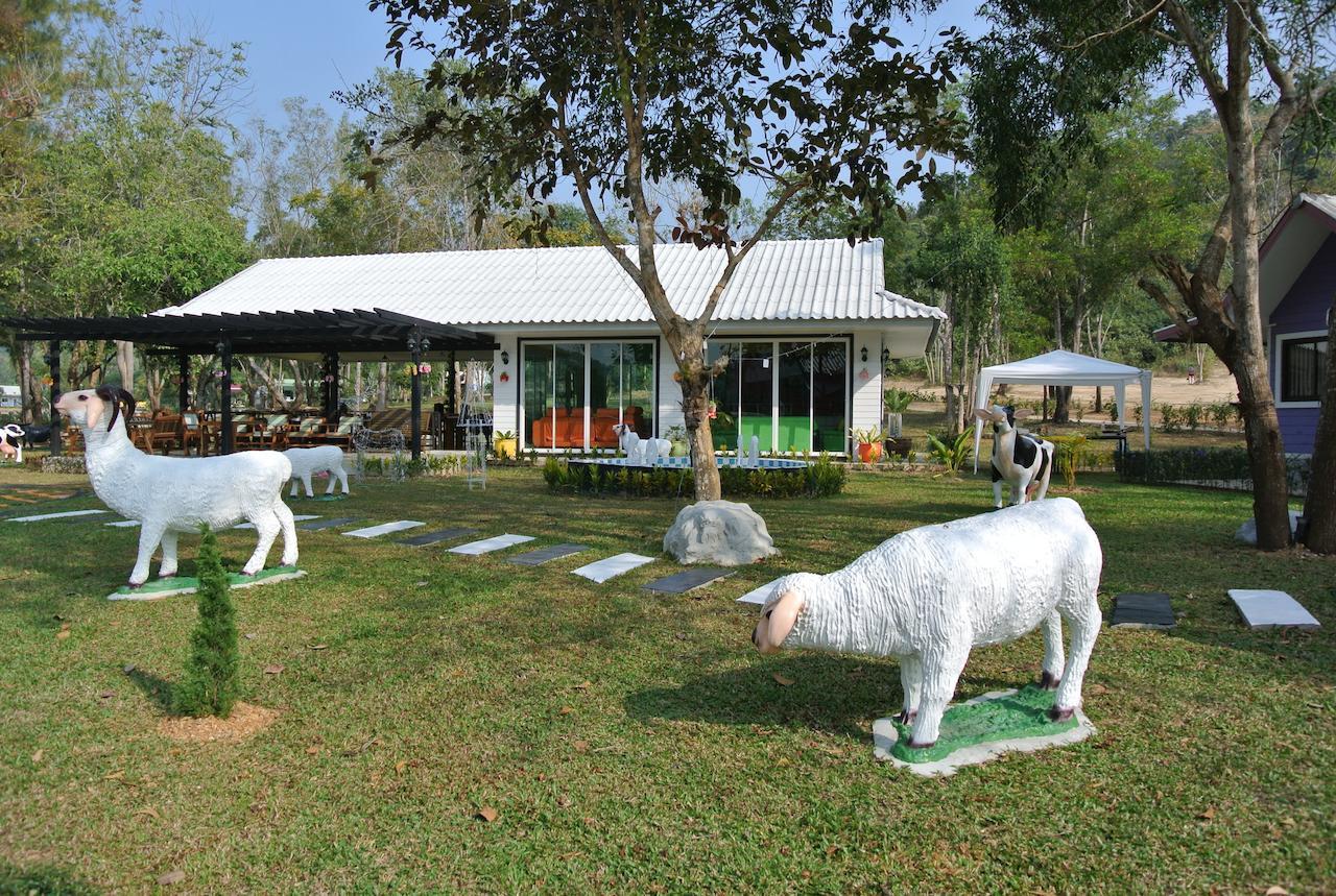Baanraisooksangchan Kaeng Krachan Exterior photo