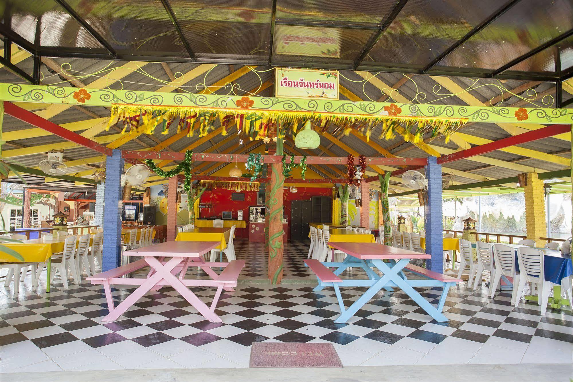 Baanraisooksangchan Kaeng Krachan Exterior photo